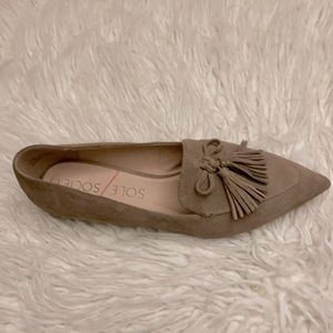 Tan  color, Suede Tassle flat shoes, leather lining. just new. No Box
